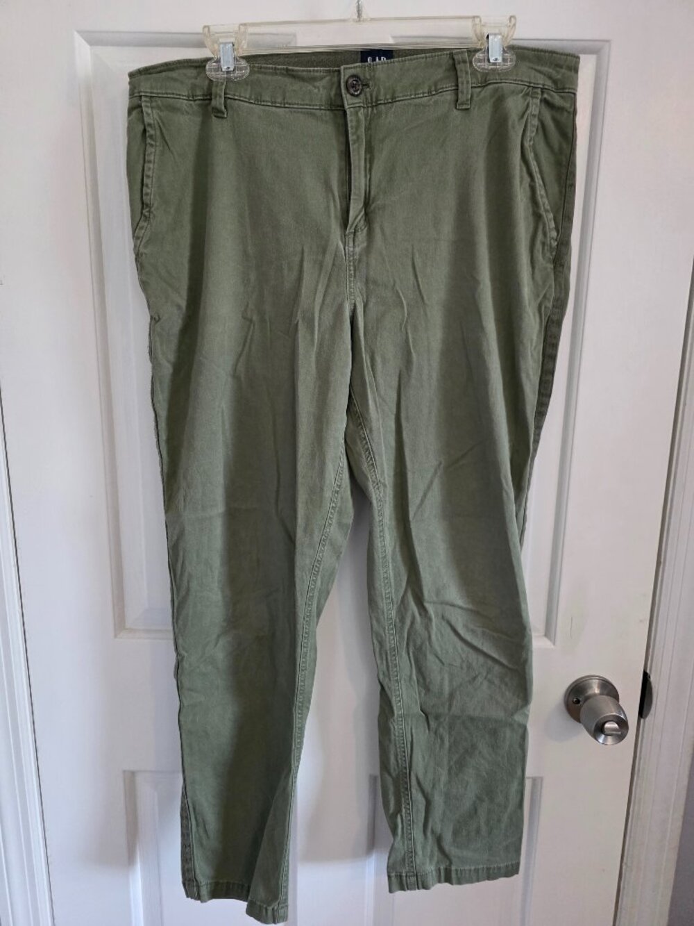 Gap size 14 Relaxed Girlfriend Olive Green Chino Khakis